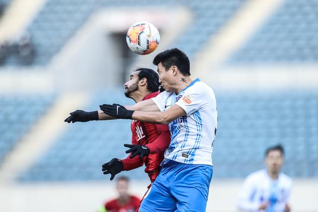 周琦5投2中仅得10分 罚球三不沾登上微博热搜