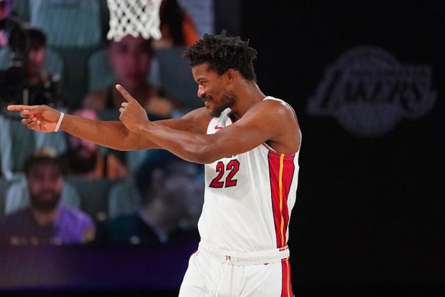 胡金秋27+13赵岩昊21分 广厦终结青岛4连胜