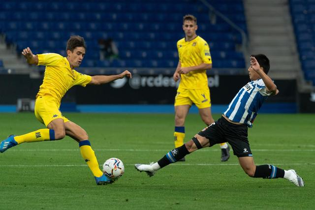 陈盈骏15+6+6广州逆转青岛 鲍威尔空砍三双